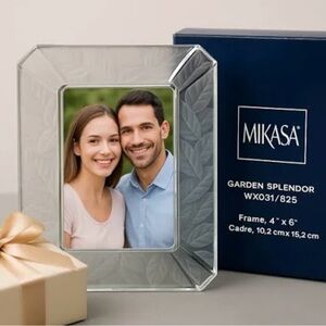 Mikasa Garden Splendor Elegant Floral Frosted Crystal Picture Frame Madein Japan